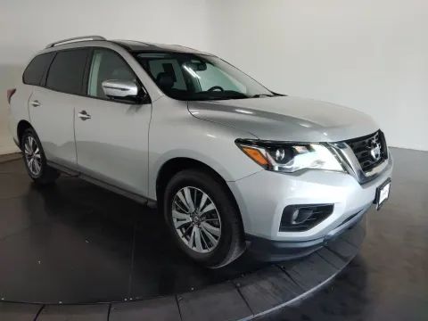 More photos of 2020 Nissan Pathfinder SL at Clement Supercenter, MO