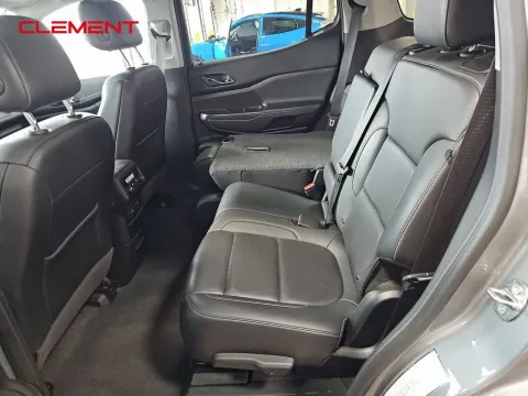 More photos of 2023 GMC Acadia SLT at Clement Supercenter, MO