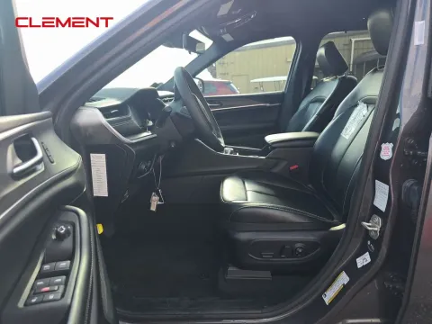 Another view of 2024 Jeep Grand Cherokee L Limited for sale in St. Charles, MO at Clement Supercenter
