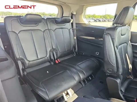 More photos of 2023 Jeep Grand Cherokee L Limited at Clement Supercenter, MO