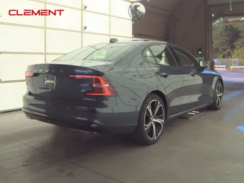 More photos of 2024 Volvo S60 B5 Core Dark Theme at Clement Supercenter, MO