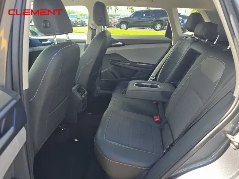 More photos of 2024 Volkswagen Taos 1.5T SE at Clement Supercenter, MO
