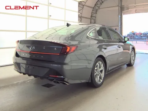 More photos of 2022 Hyundai Sonata SEL at Clement Supercenter, MO