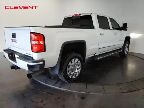 More photos of 2019 GMC Sierra 2500HD Denali at Clement Supercenter, MO