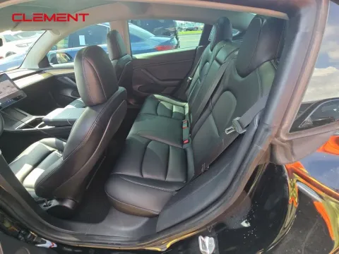 More photos of 2021 Tesla Model 3 Standard Range Plus at Clement Supercenter, MO