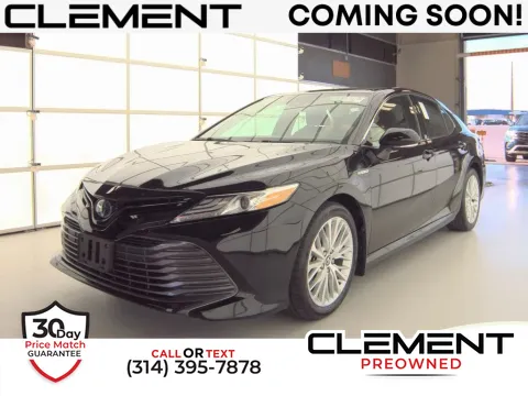 Black 2020 Toyota Camry Hybrid XLE for sale in St. Charles, MO