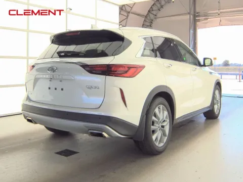 More photos of 2022 INFINITI QX50 ESSENTIAL at Clement Supercenter, MO