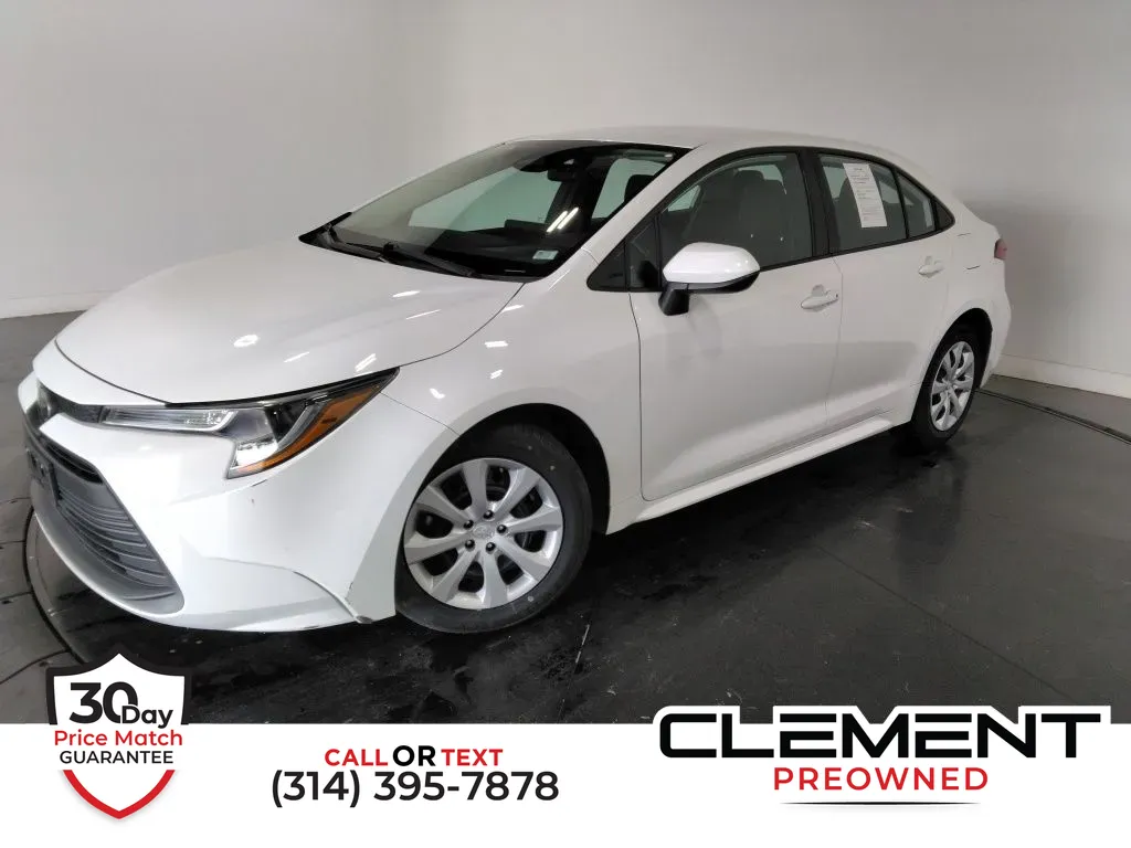 2024 Toyota Corolla LE's photo