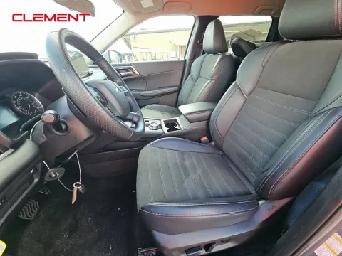 Another view of 2024 Mitsubishi Outlander SE for sale in St. Charles, MO at Clement Supercenter