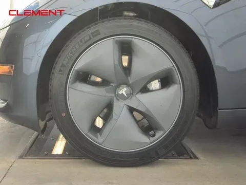 More photos of 2020 Tesla Model 3 at Clement Supercenter, MO