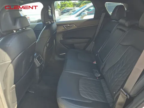 More photos of 2023 Kia Sportage Plug-In Hybrid X-Line at Clement Supercenter, MO