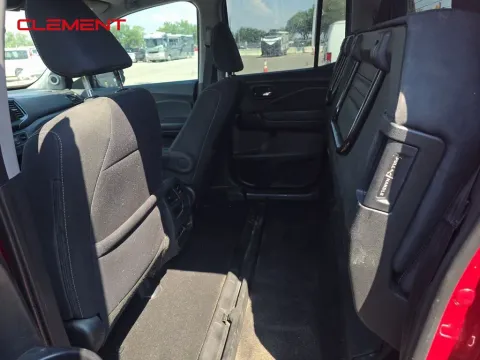 More photos of 2021 Honda Ridgeline Sport at Clement Supercenter, MO