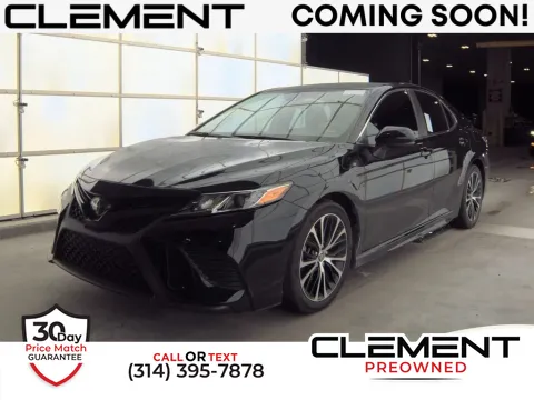 Black 2020 Toyota Camry SE for sale in St. Charles, MO