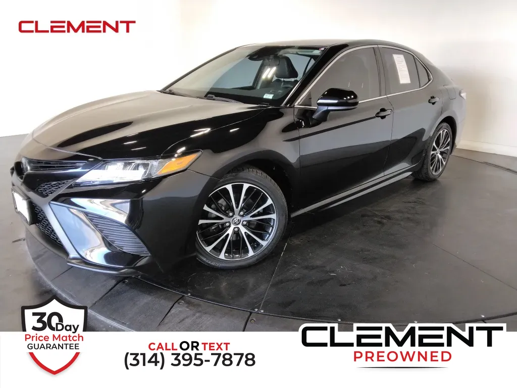 Black 2020 Toyota Camry SE for sale in St. Charles, MO