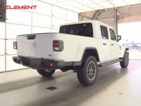More photos of 2023 Jeep Gladiator Overland at Clement Supercenter, MO