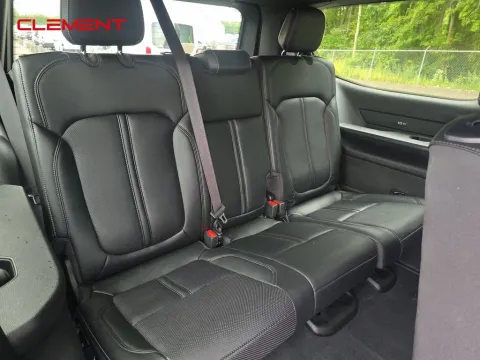 More photos of 2022 Jeep Wagoneer Series II at Clement Supercenter, MO