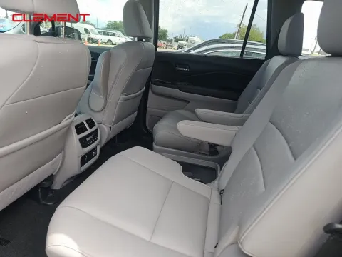 More photos of 2019 Honda Pilot Touring at Clement Supercenter, MO