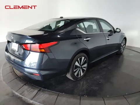 More photos of 2022 Nissan Altima 2.5 SV at Clement Supercenter, MO