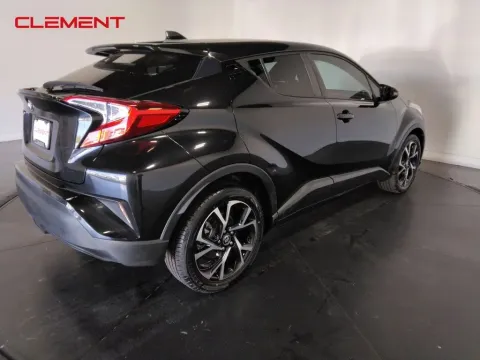 More photos of 2021 Toyota C-HR XLE at Clement Supercenter, MO