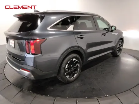 More photos of 2024 Kia Sorento S at Clement Supercenter, MO