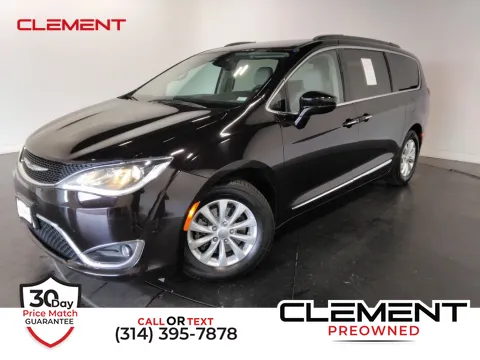 Unknown 2017 Chrysler Pacifica Touring L for sale in St. Charles, MO