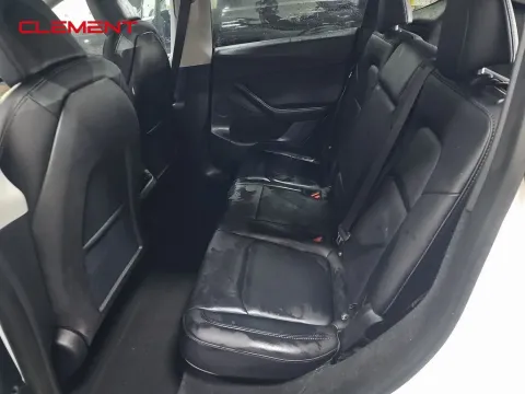 More photos of 2024 Tesla Model Y Long Range at Clement Supercenter, MO