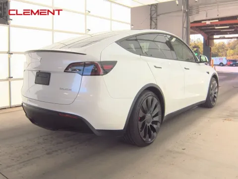 More photos of 2022 Tesla Model Y Performance at Clement Supercenter, MO