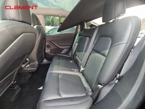 More photos of 2021 Tesla Model Y Long Range at Clement Supercenter, MO