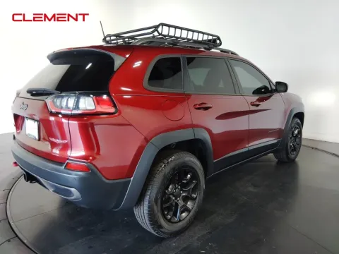 More photos of 2019 Jeep Cherokee Trailhawk at Clement Supercenter, MO