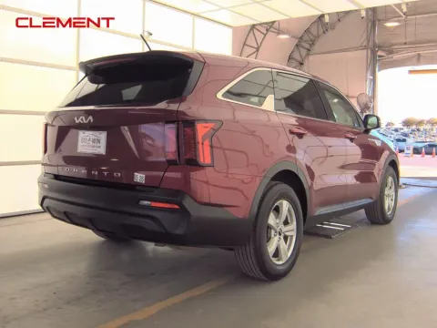 More photos of 2022 Kia Sorento LX at Clement Supercenter, MO
