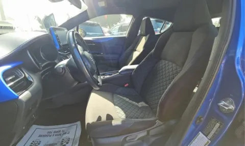 More photos of 2020 Toyota C-HR XLE at RightDrive - El Paso, TX