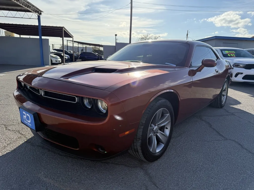 2021 Dodge Challenger SXT photo 4