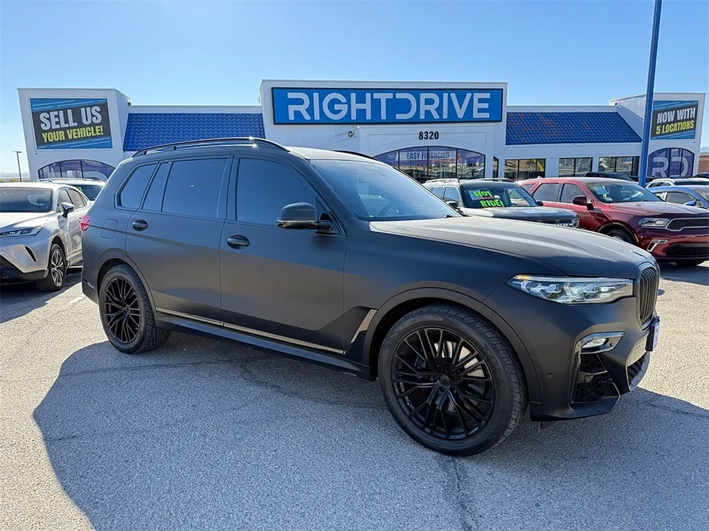 2019 BMW X7 50i's photo