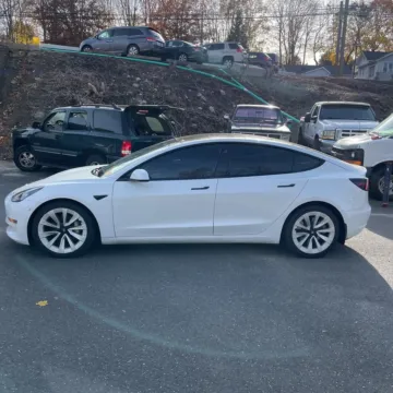 More photos of 2021 Tesla Model 3 Standard Range Plus at RightDrive - El Paso, TX