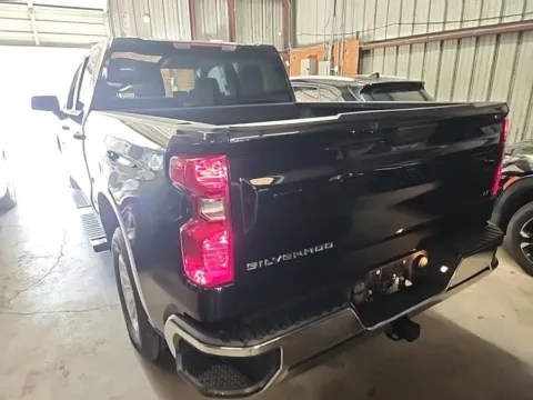 More photos of 2022 Chevrolet Silverado 1500 LT at RightDrive - El Paso, TX