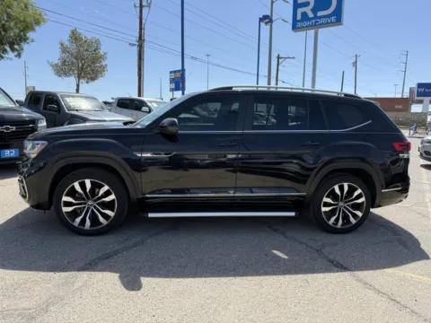 More photos of 2021 Volkswagen Atlas 3.6L V6 SEL R-Line at RightDrive - El Paso, TX
