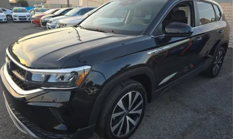 Photos of 2023 Volkswagen Taos 1.5T SE for sale in El Paso, TX at RightDrive - El Paso