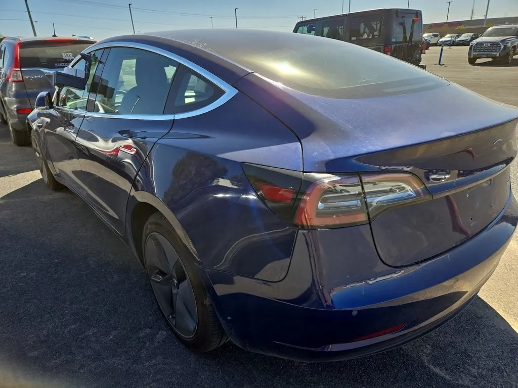 2018 Tesla Model 3 Long Range photo 3