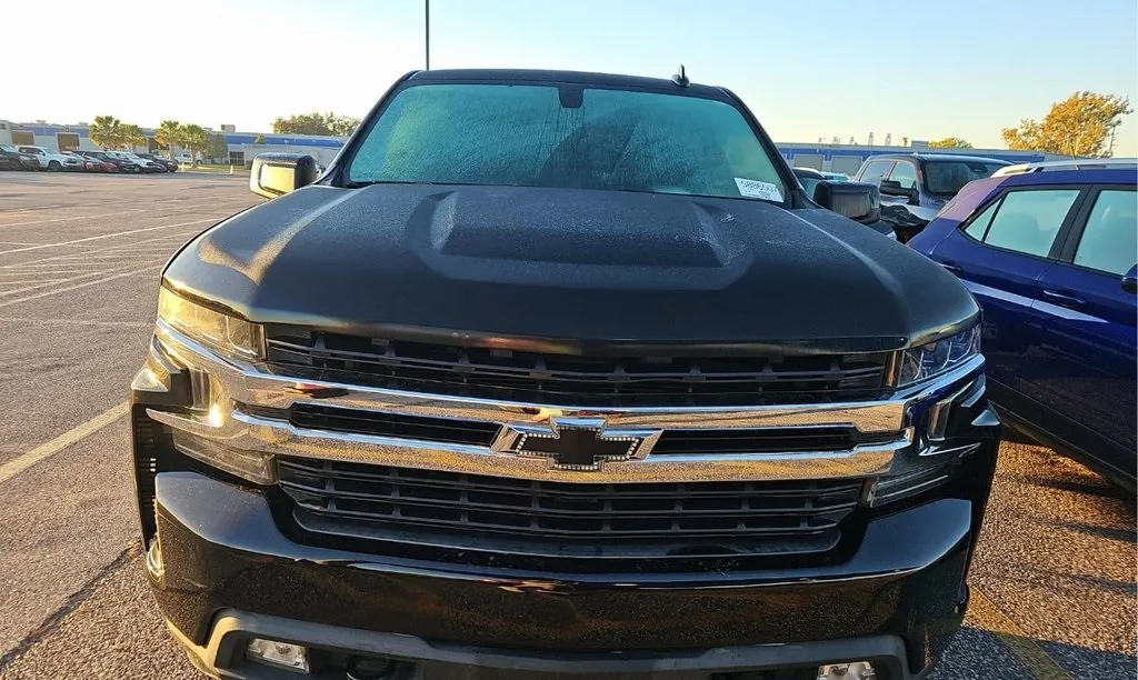 2019 Chevrolet Silverado 1500 RST photo 2