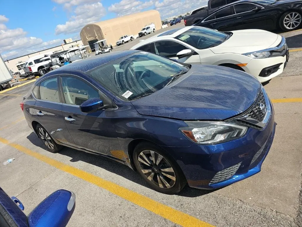 2019 Nissan Sentra SV photo 3