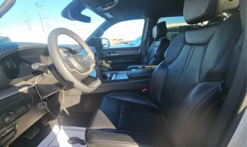 More photos of 2024 Jeep Wagoneer Series II at RightDrive - El Paso, TX