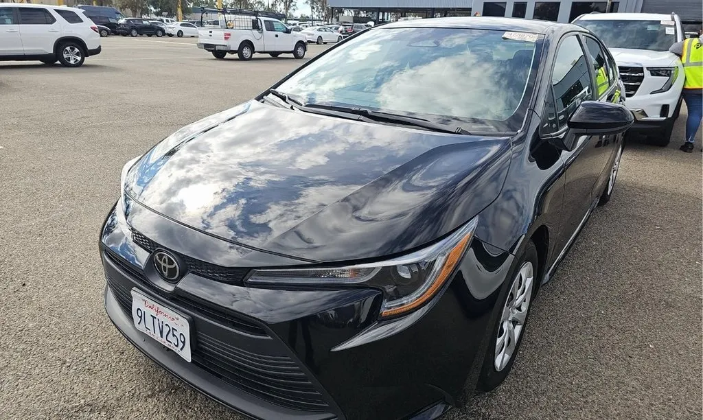 2024 Toyota Corolla LE photo 2