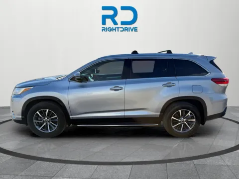 More photos of 2019 Toyota Highlander XLE at RightDrive - 9315 Montana, TX