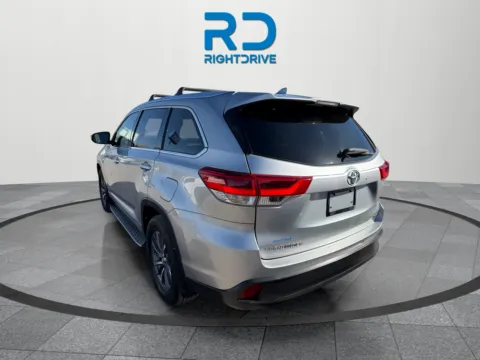 More photos of 2019 Toyota Highlander XLE at RightDrive - 9315 Montana, TX
