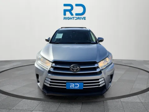 Photos of 2019 Toyota Highlander XLE for sale in El Paso, TX at RightDrive - 9315 Montana
