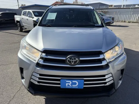 Photos of 2019 Toyota Highlander SE for sale in El Paso, TX at RightDrive - El Paso