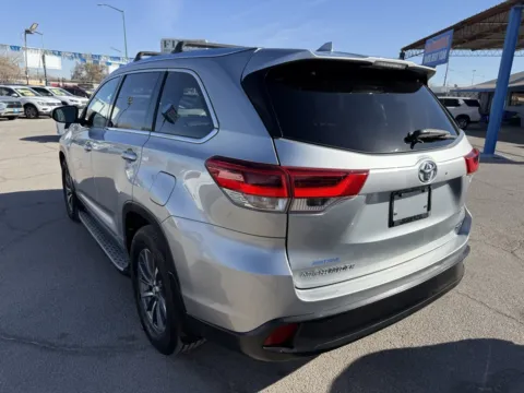 More photos of 2019 Toyota Highlander SE at RightDrive - El Paso, TX