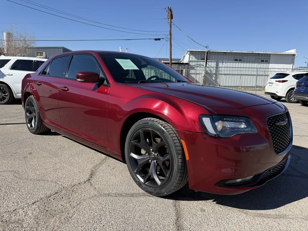 2023 Chrysler 300 S's photo