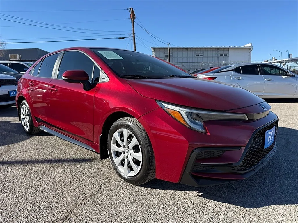 2023 Toyota Corolla SE's photo