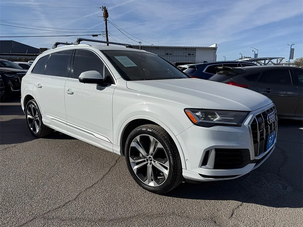 2021 Audi Q7 Premium Plus's photo